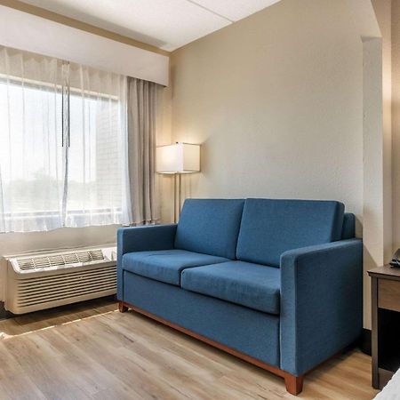 Clarion Pointe Louisville East Esterno foto