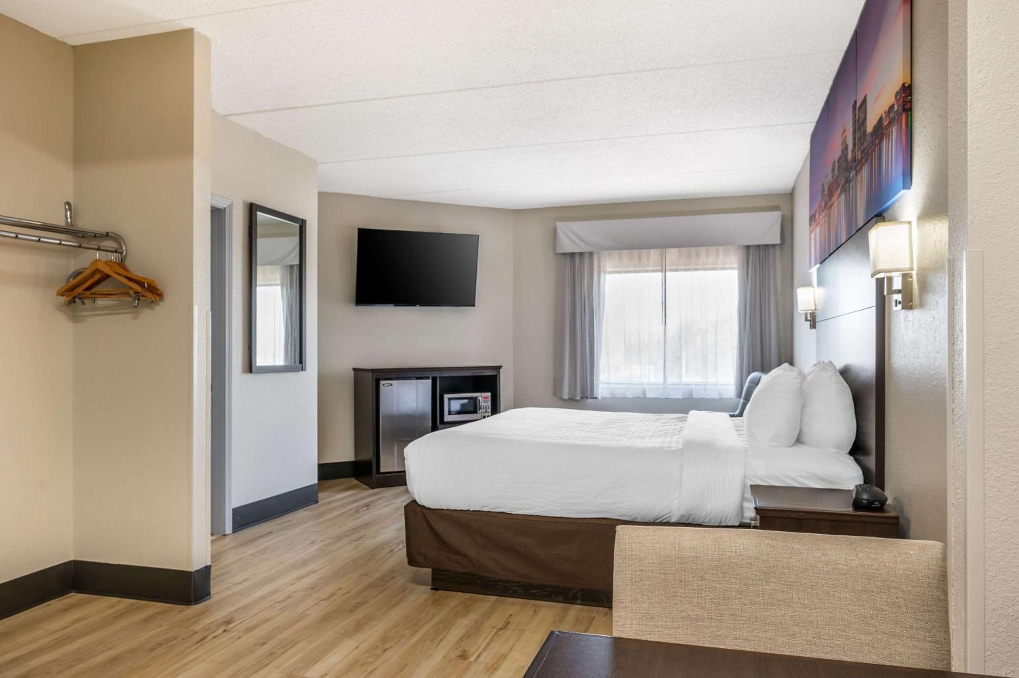 Clarion Pointe Louisville East Esterno foto