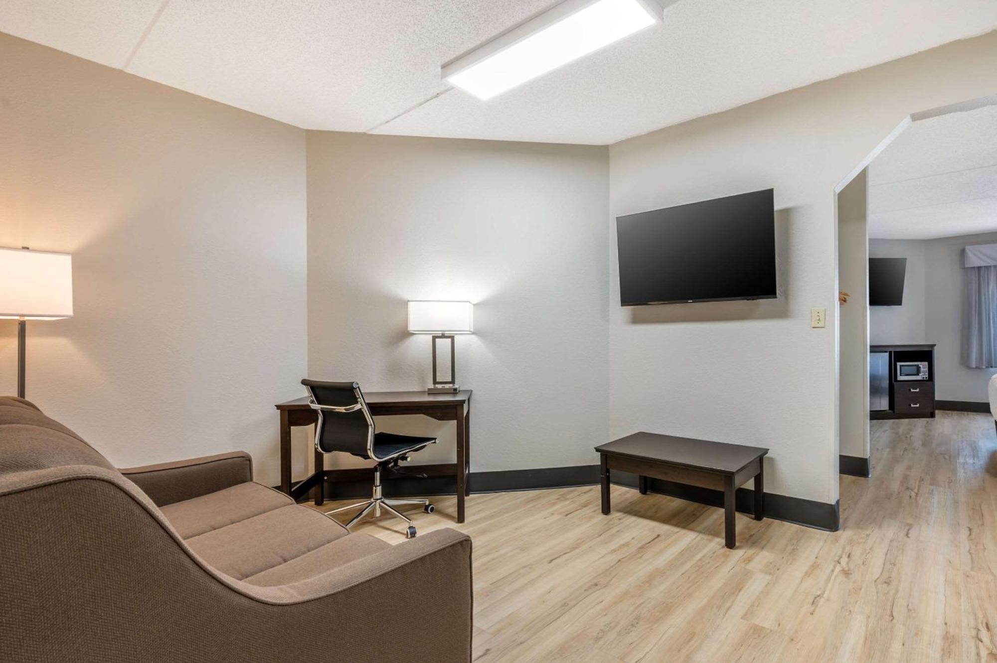 Clarion Pointe Louisville East Esterno foto