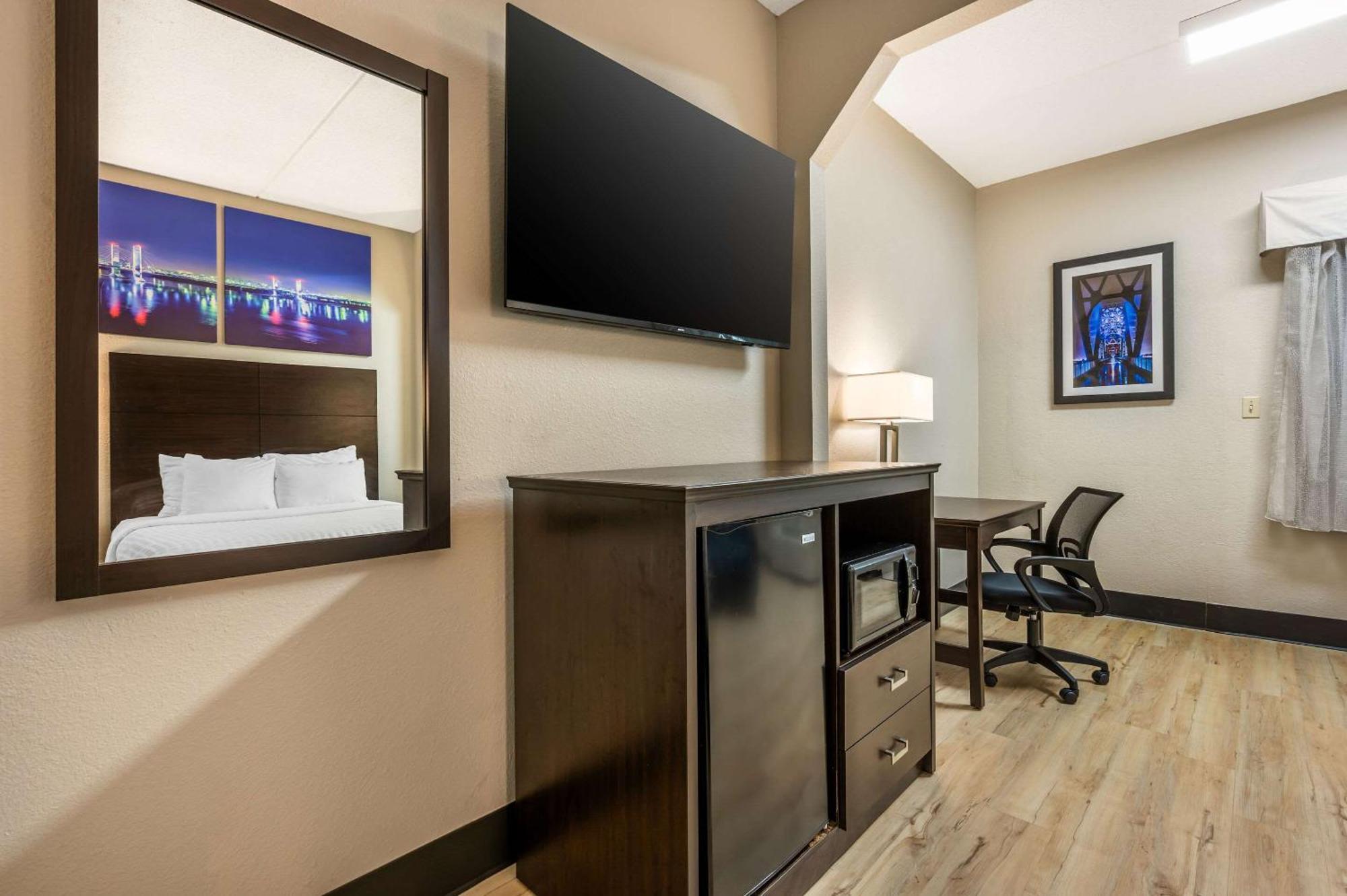 Clarion Pointe Louisville East Esterno foto