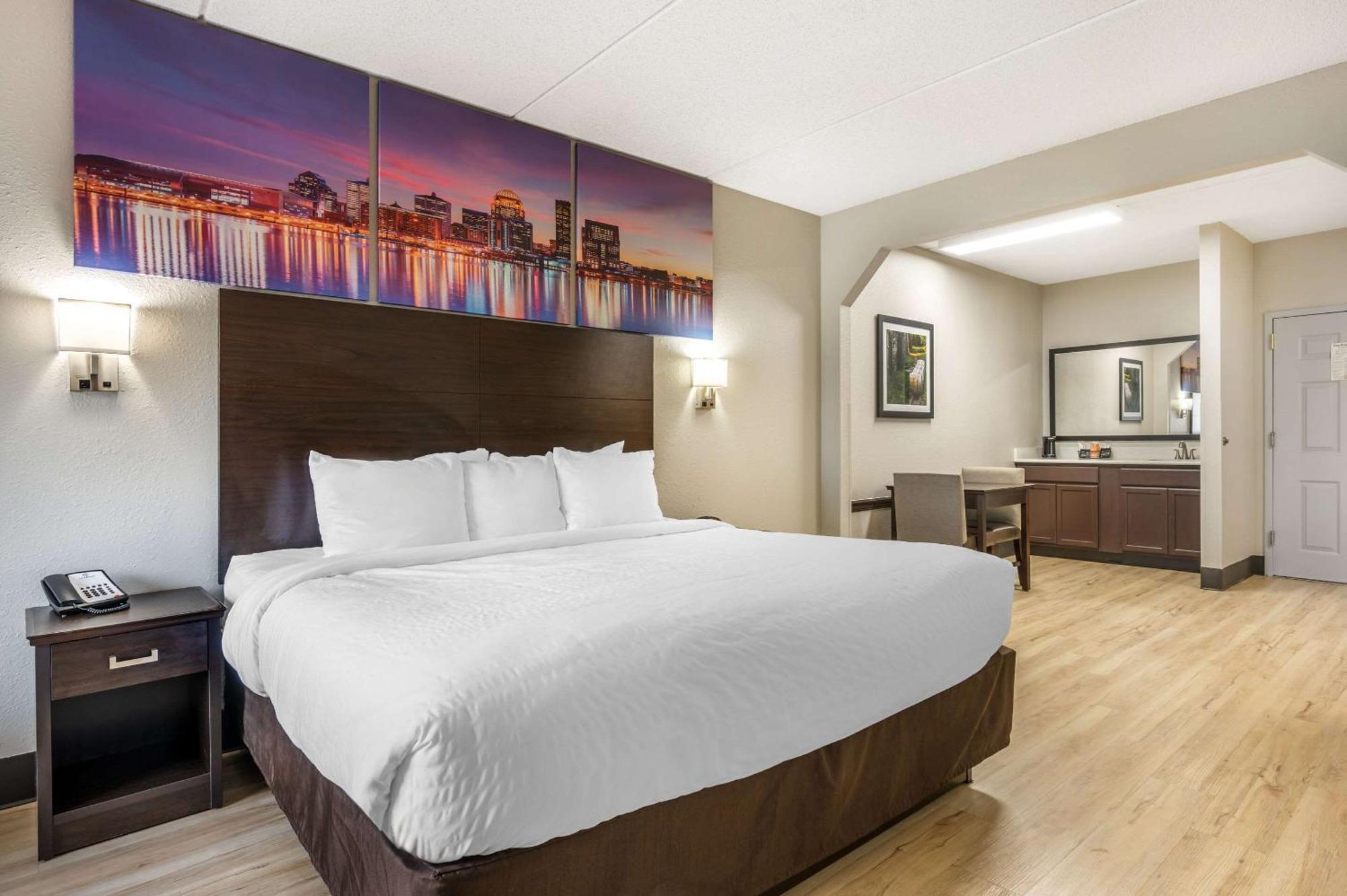 Clarion Pointe Louisville East Esterno foto