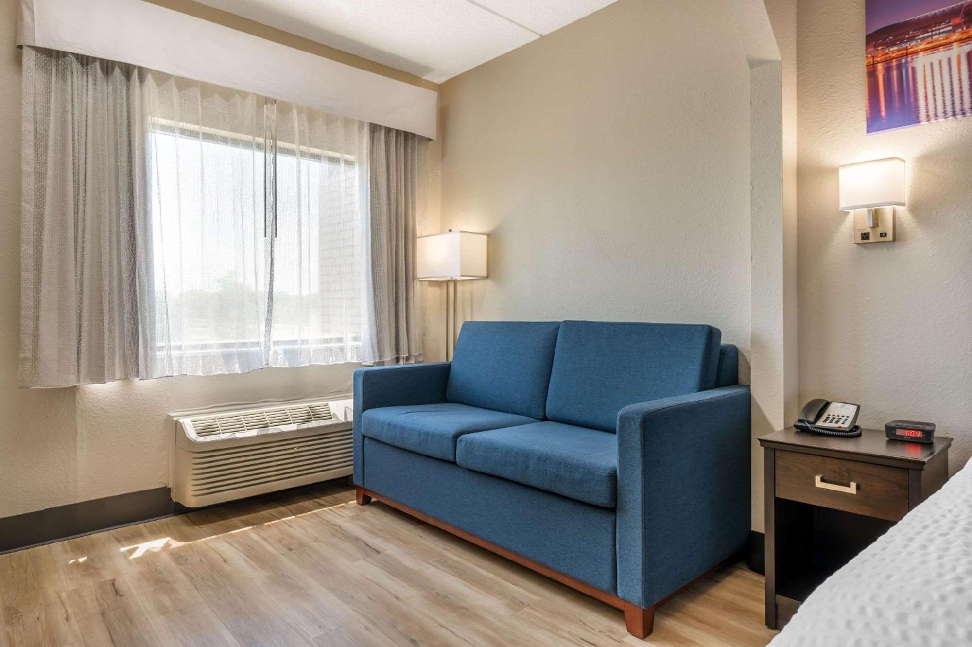 Clarion Pointe Louisville East Esterno foto